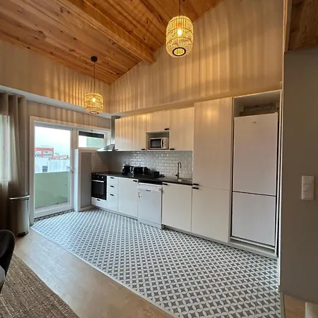 Near Family - Free Parking Apartment *