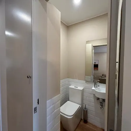 Near Family - Free Parking Apartment *