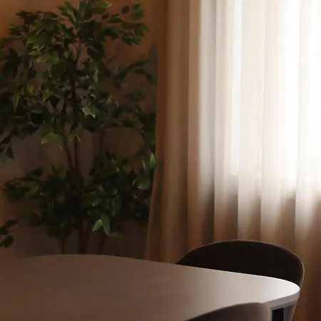 Near Family - Free Parking Apartment