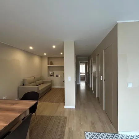 Near Family - Free Parking Apartment Porto